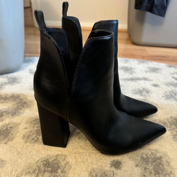 Journee Collection Womens Neima Pointed Toe Block Heel Ankel Bootie - Picture 2 of 5